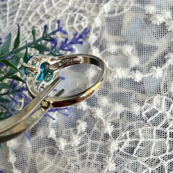 Oval Gem Cut Prong Set Sapphire Blue Crystal Cocktail Ring 6 - Picture 7 of 8